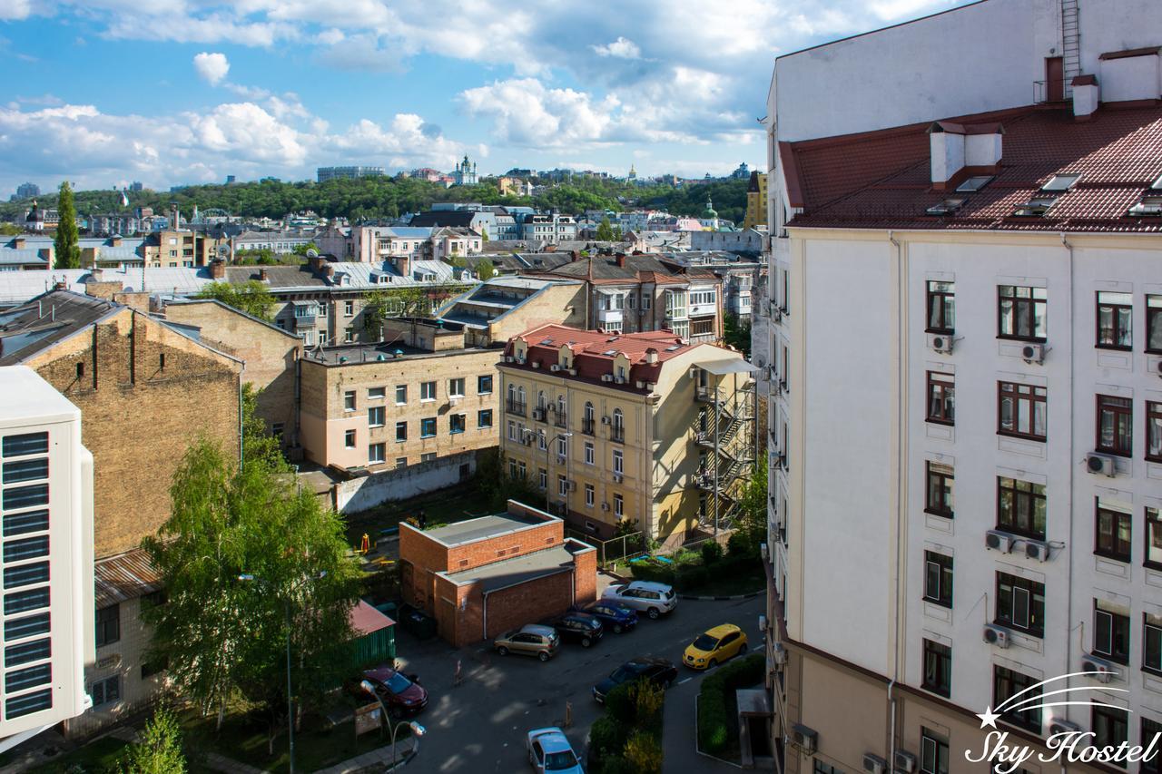 Sky Hostel Kiev Exteriör bild